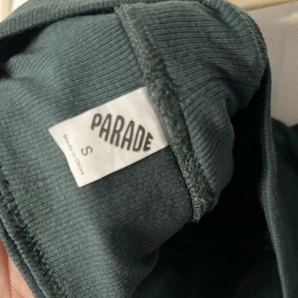 V-neck Sleeveless Crop Top - Picture 3 of 3